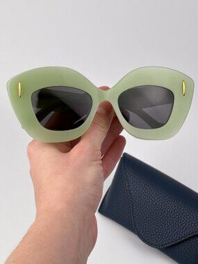 Loewe LW40127I ANAGRAM 95A Cat Eye Sunglasses – Light Milky Green / Grey